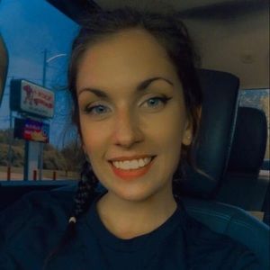 Meet your Posher, Alyssa